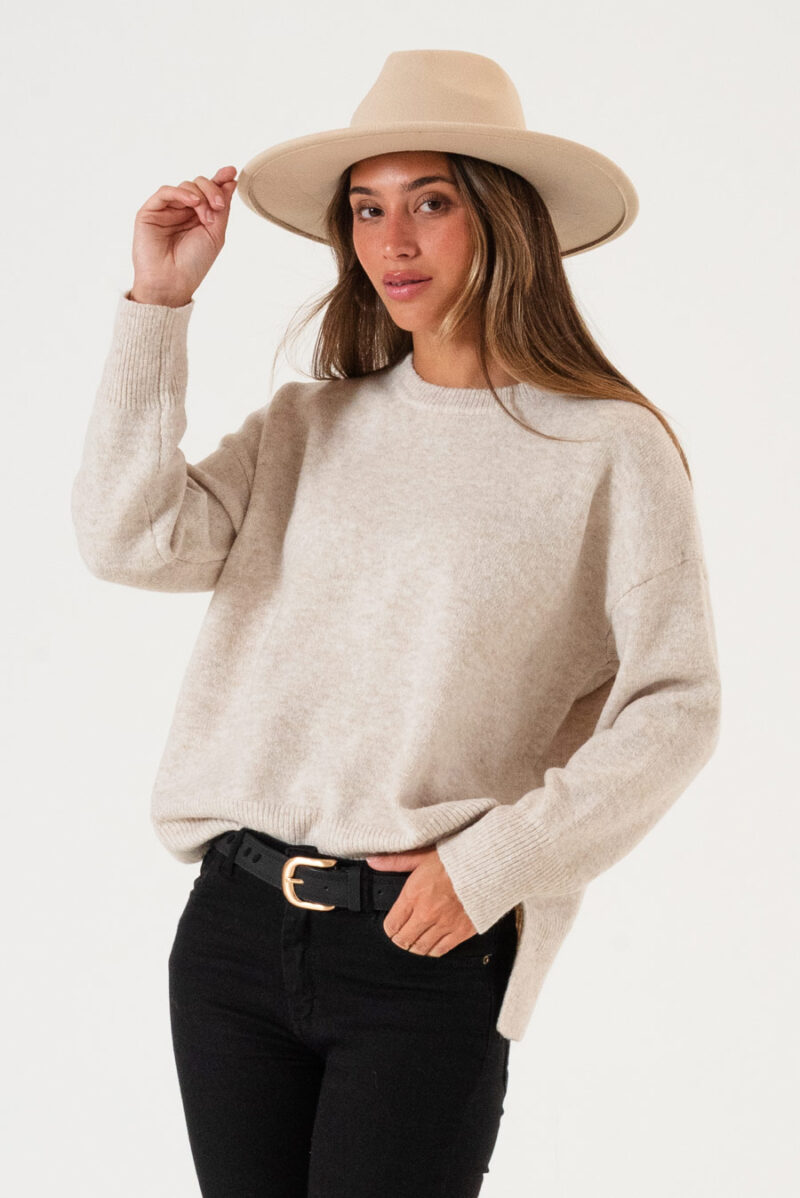 Sweater Wool con tajos