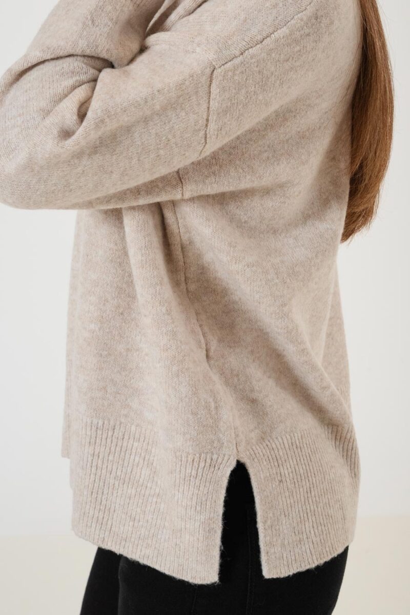 Alternative view of Sweater Wool con tajos