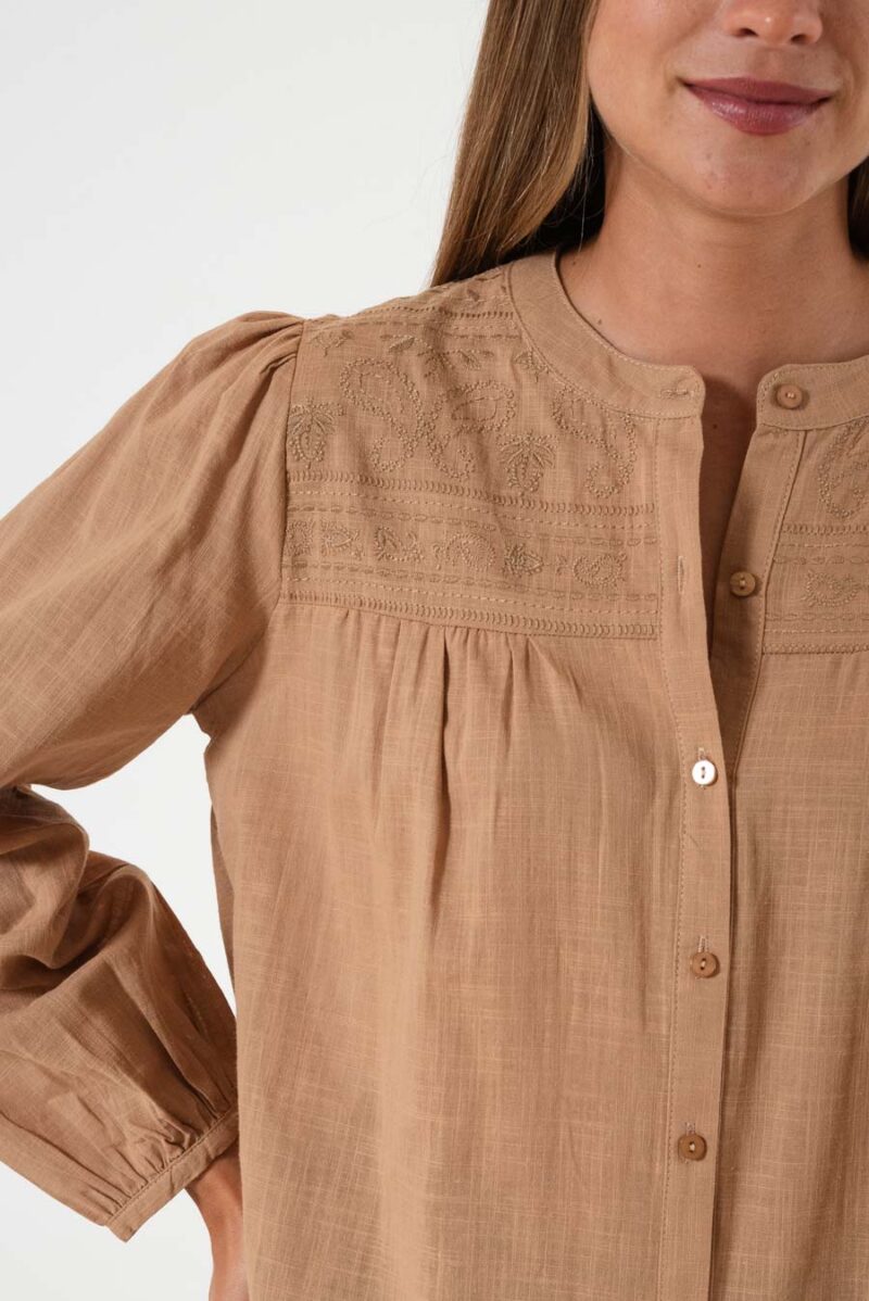 Alternative view of Blusa Bordada Urban Folk