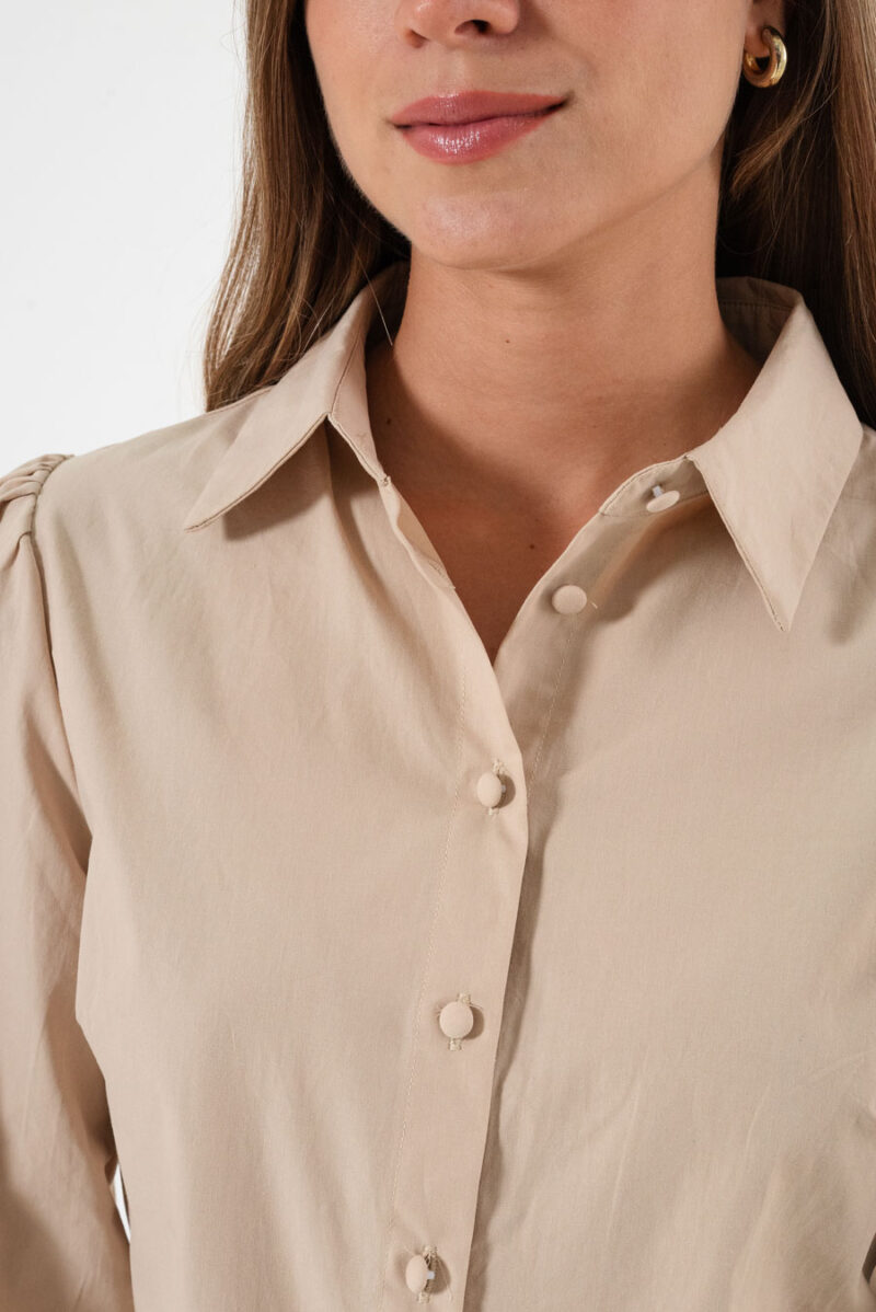 Alternative view of Camisa Puffy con botones forrados