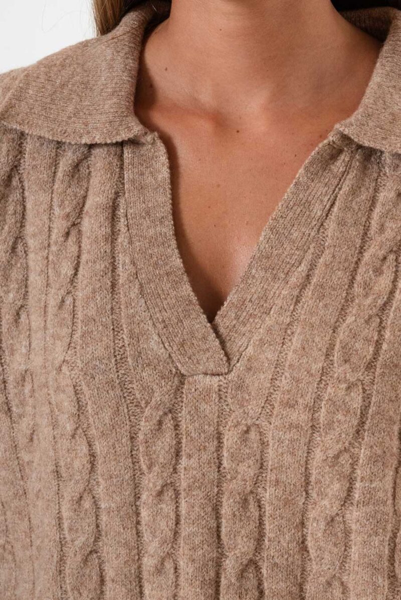 Alternative view of Sweater trenzado con cuello solapa