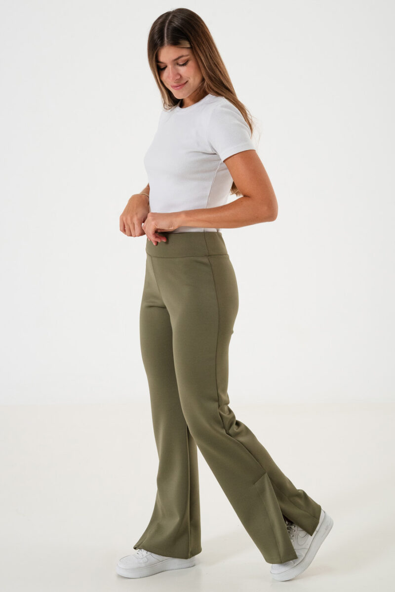 Calza Flare con tajos Lulu