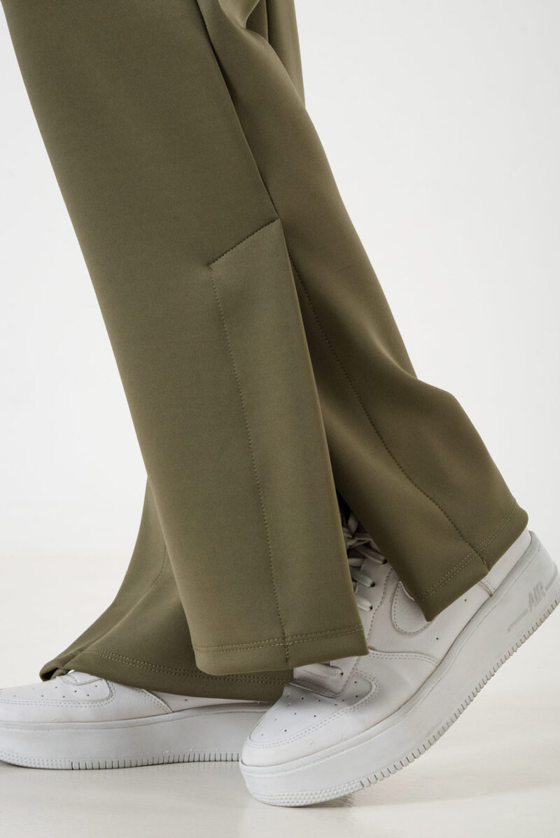 Alternative view of Calza Flare con tajos Lulu