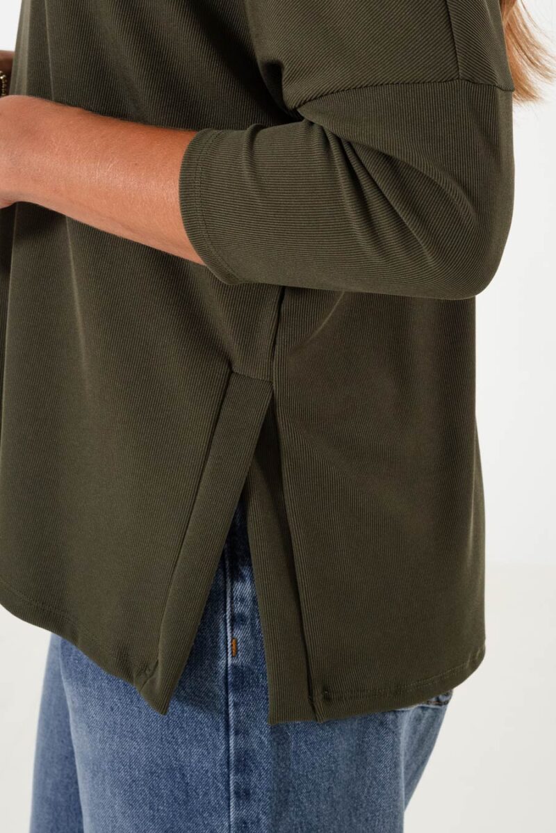 Alternative view of Remera con tajos Nina