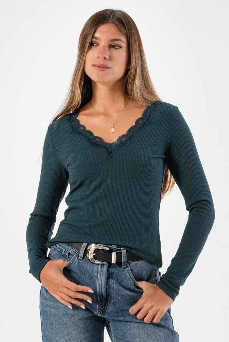 Remera V puntilla Eleonor