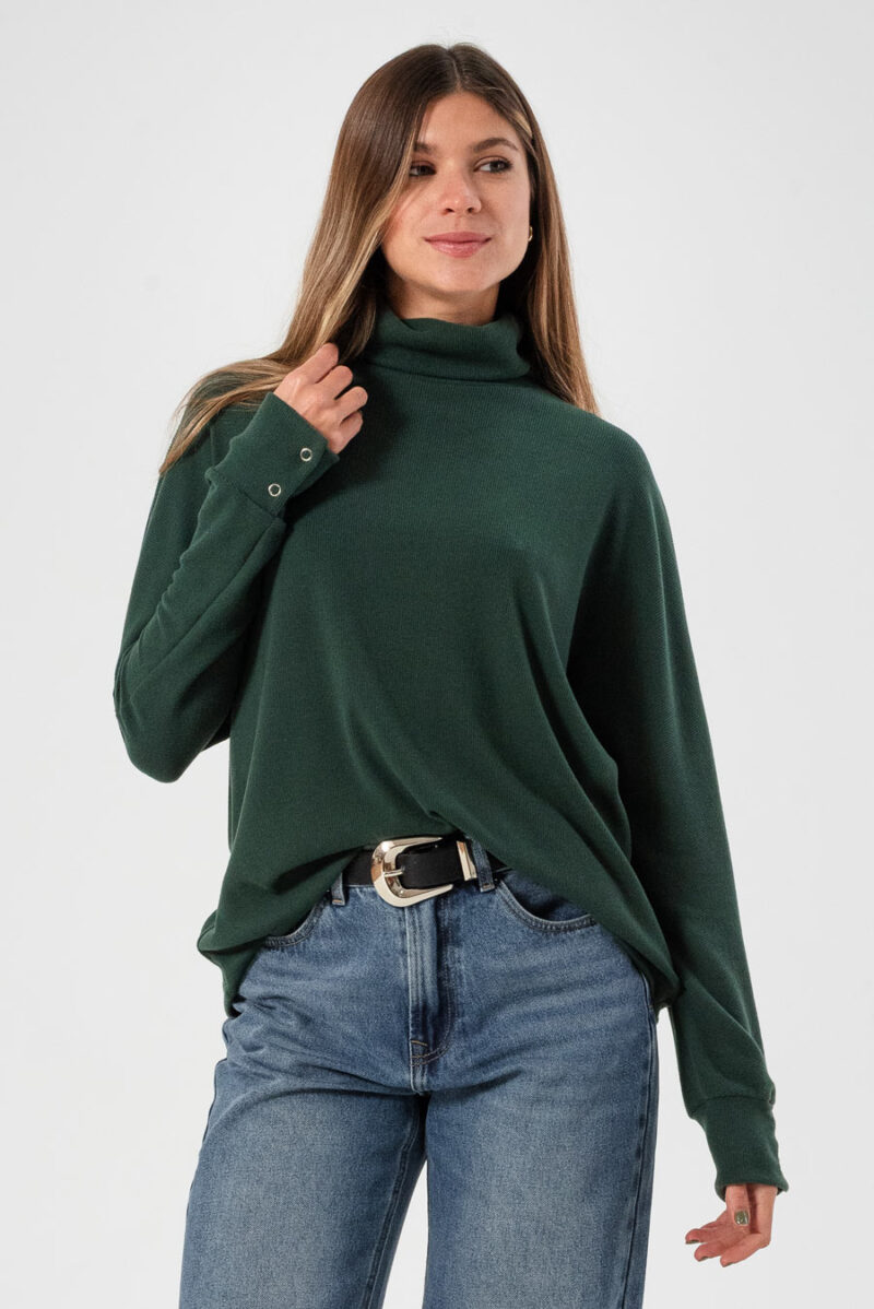 Polera Naima con broches en mangas